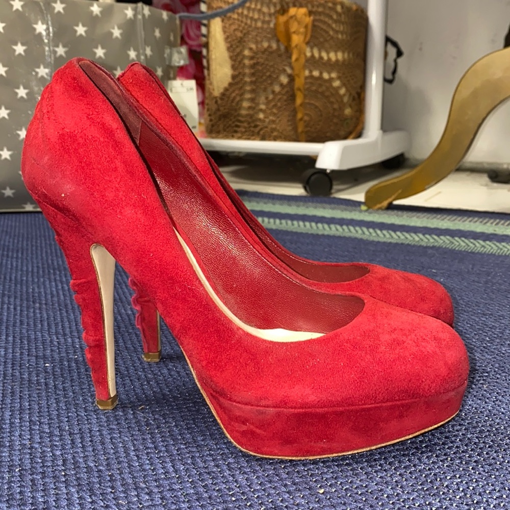 red miu miu suede platform pumps